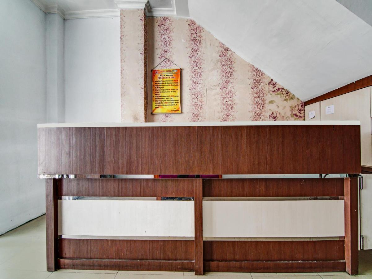 Oyo 90897 Hotel Sepupu Satria Pakanbaru Exteriör bild