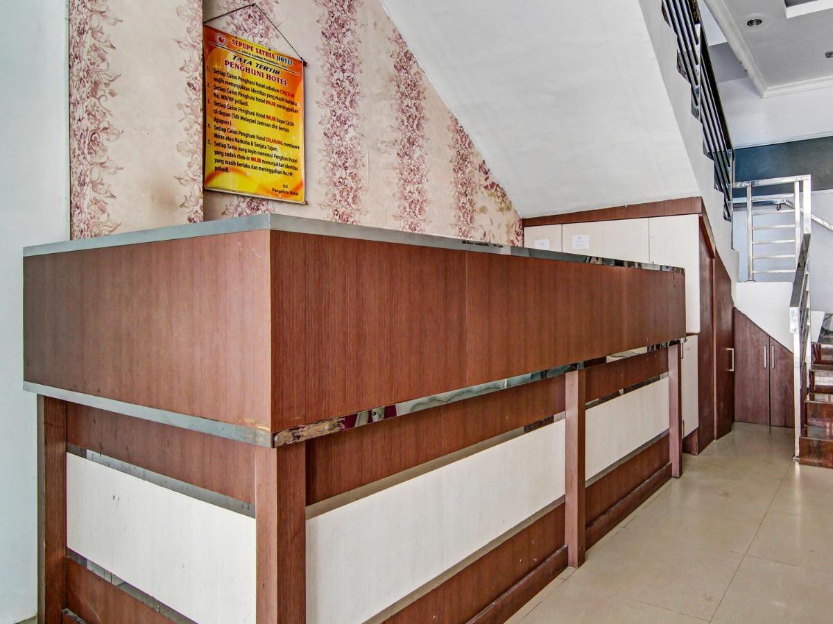 Oyo 90897 Hotel Sepupu Satria Pakanbaru Exteriör bild