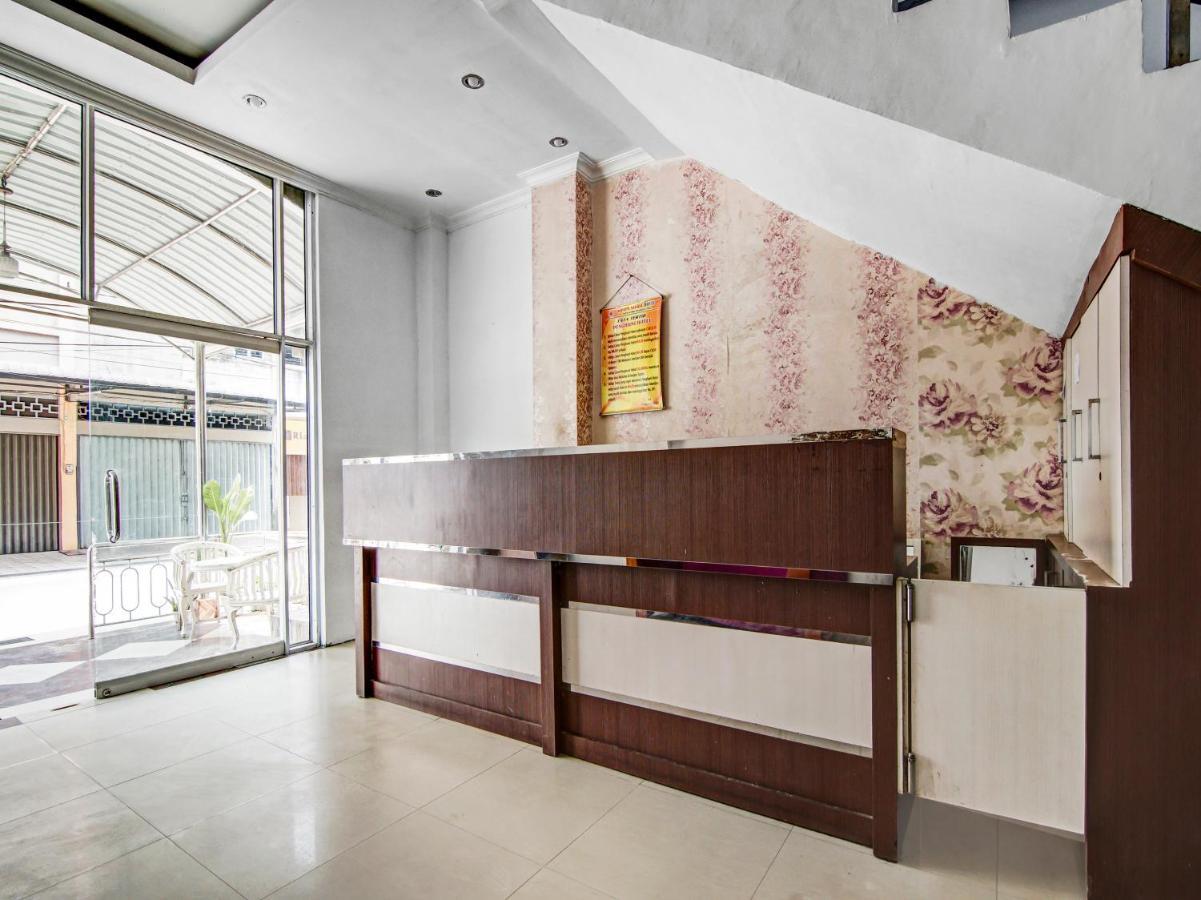 Oyo 90897 Hotel Sepupu Satria Pakanbaru Exteriör bild