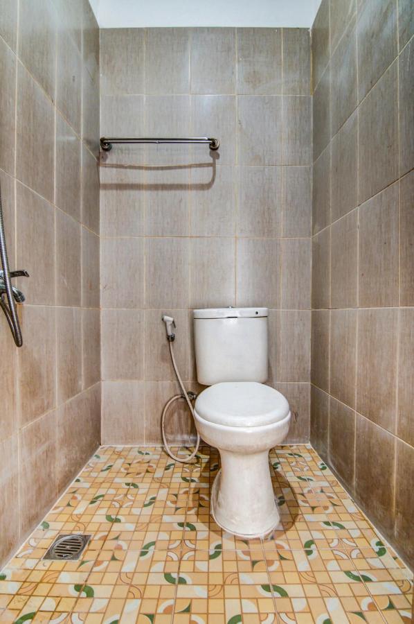 Oyo 90897 Hotel Sepupu Satria Pakanbaru Exteriör bild