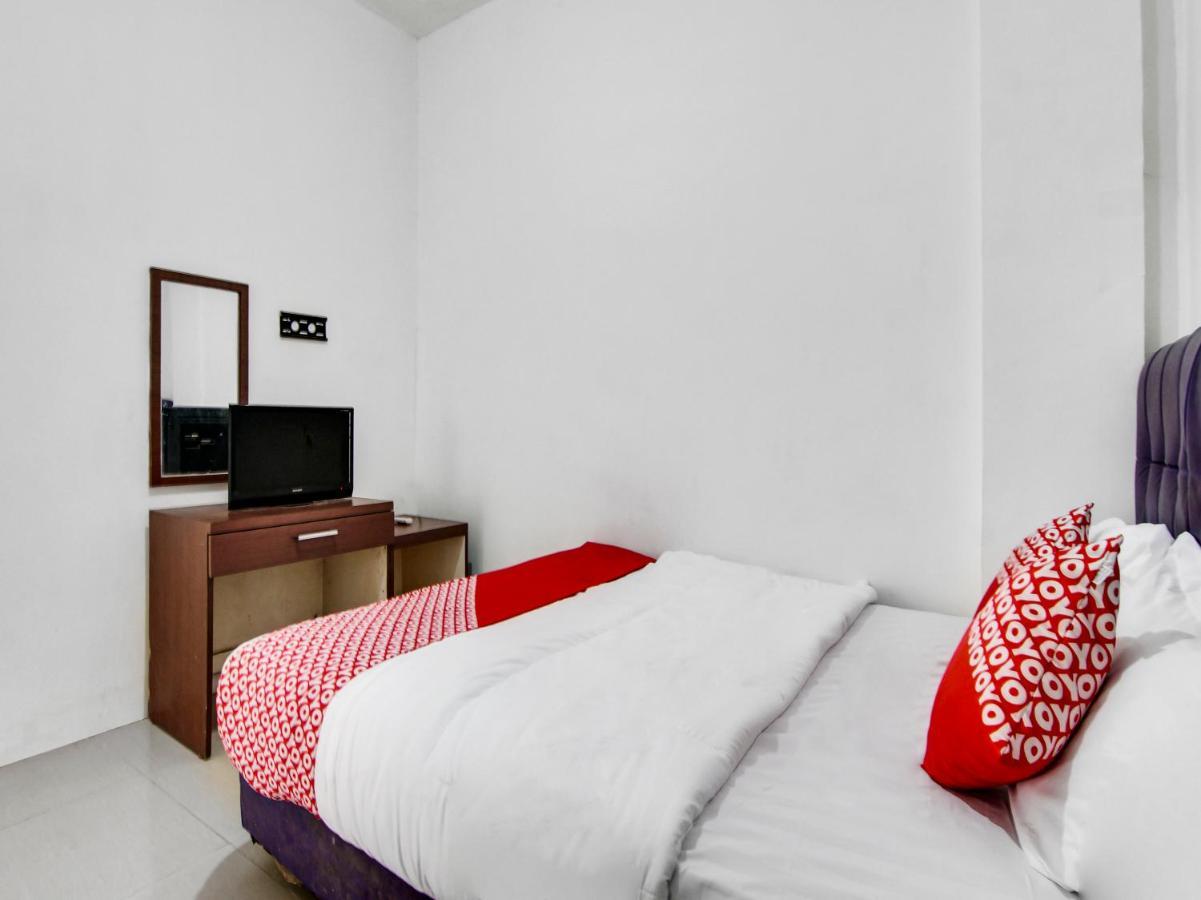 Oyo 90897 Hotel Sepupu Satria Pakanbaru Exteriör bild